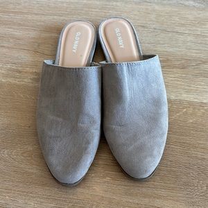 Old Navy Mile Slides in Taupe, size 7